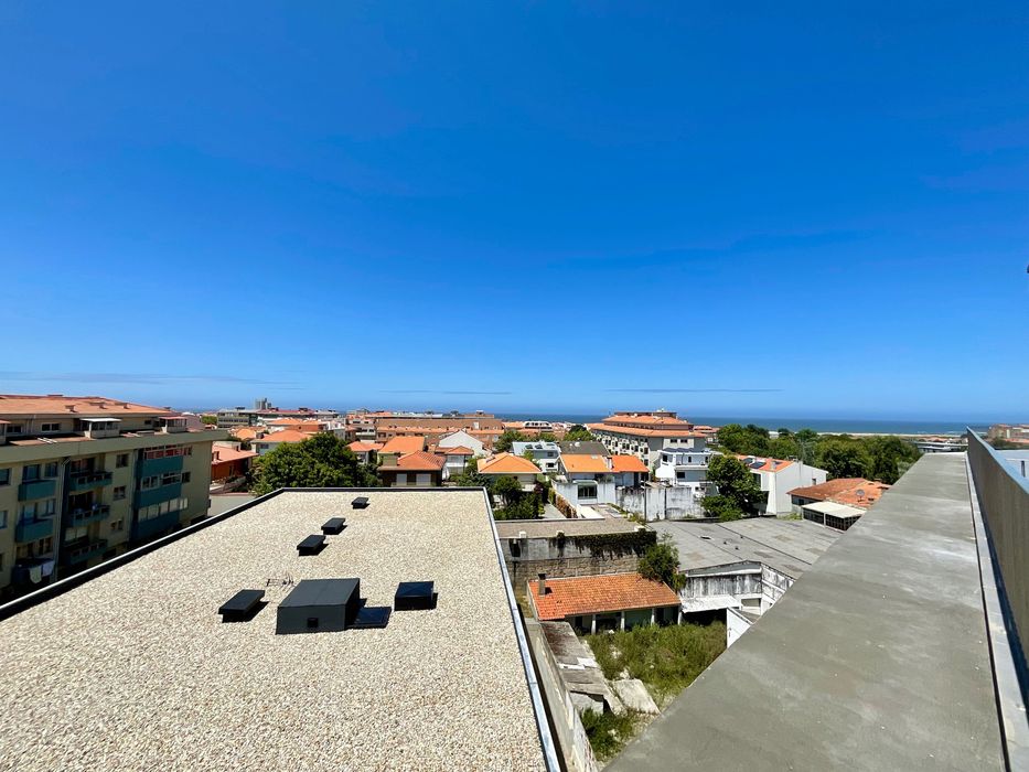 Espinho - Arrenda T1 - Condominio Fechado com jardim piscina e ginásio - Novo