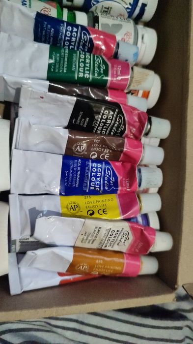 Краски по ткани и одежде акрил и глянец