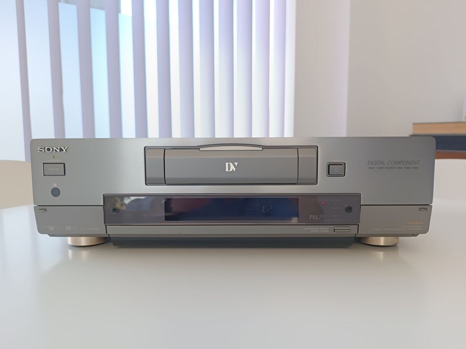 Video DV Sony DHR-1000NP, como novo.