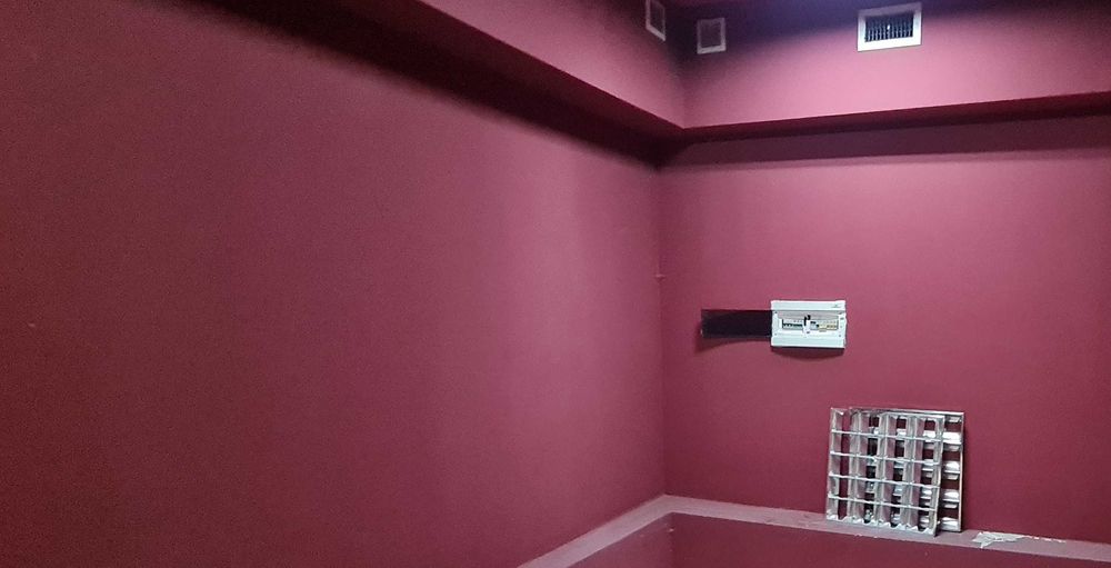 Продаж підвального приміщення. 250 кв.м, ріг Спаська/Соборна.