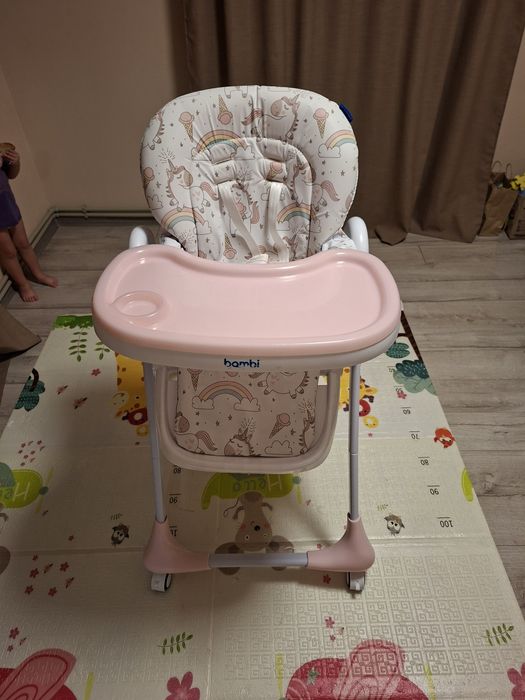 Стіл для годування