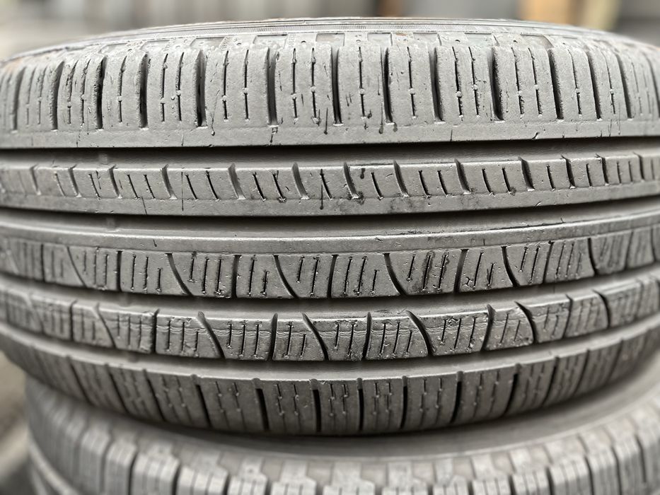 235/60/R18 (all Season) Pirelli Scorpion