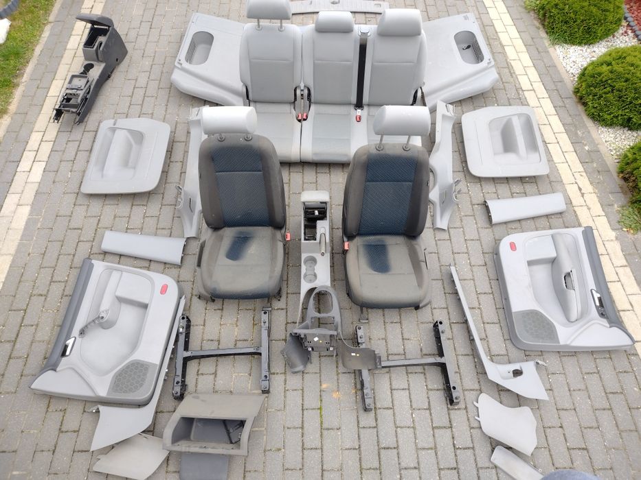 Fotele i plastiki do VW Caddy