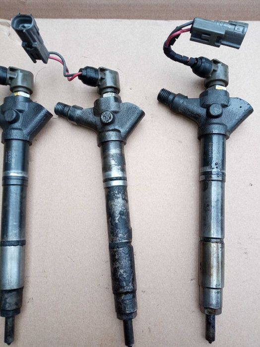 toyota 05-09 avensis t25 rav4  corolla wtryskiwacz 2,2 d-cat 177KM