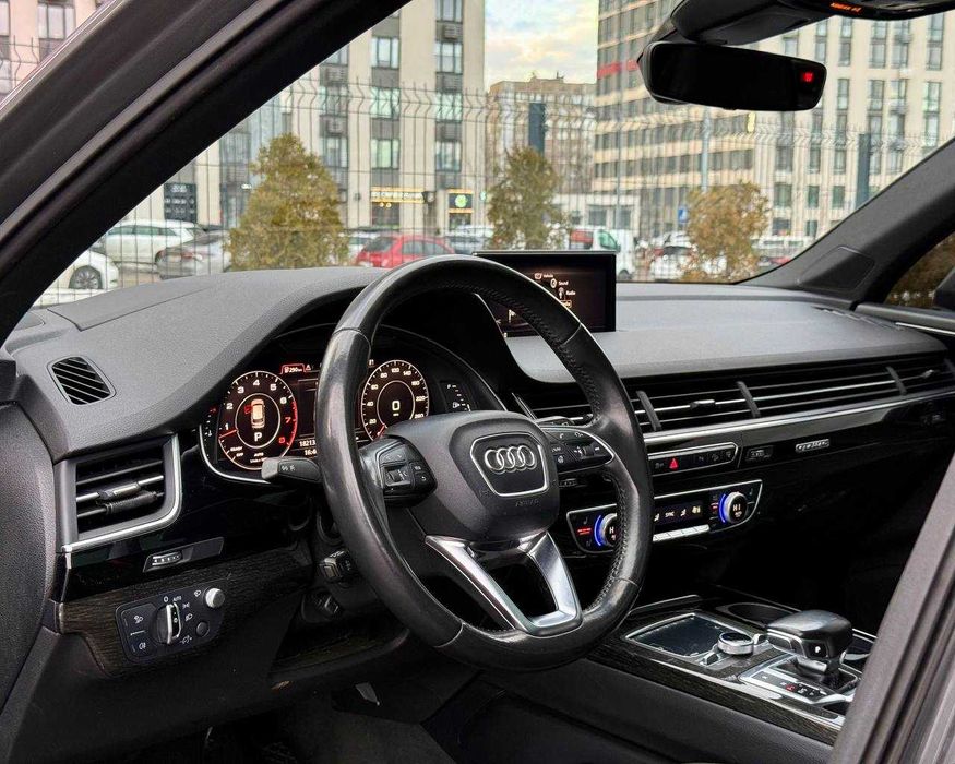 Продаж гарного Audi Q7