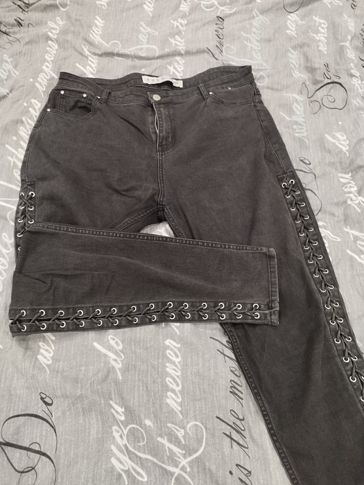 Жіночі джинси  графітового кольору