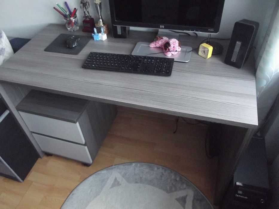 Biurko młodzieżowe