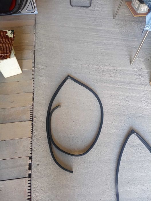 Продам уплотнитель проема двери Маджентис