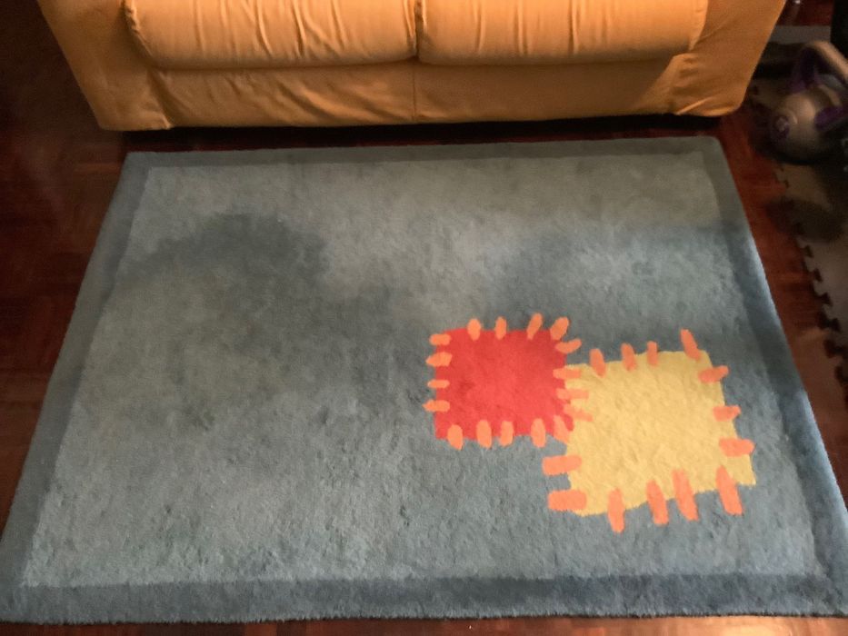 Carpete em excelente estado, para uma decoração alegre ou para quarto de criança. Da marca Verbaudet.