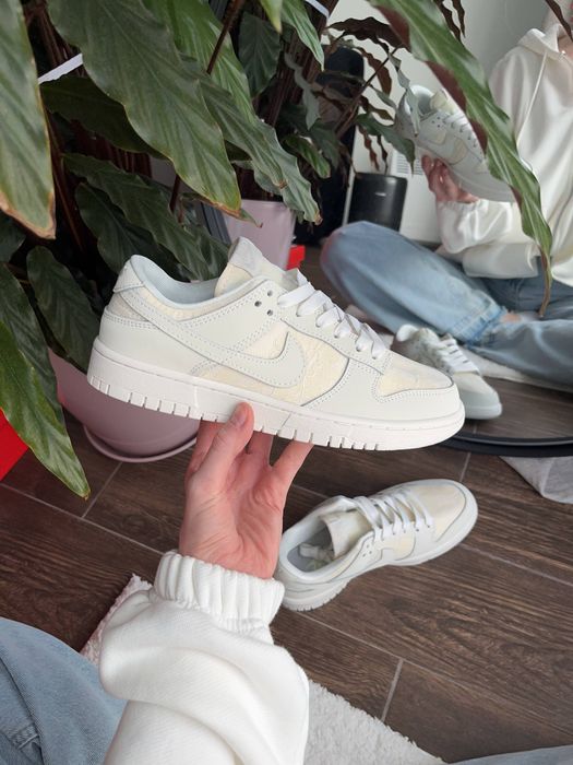 Nike dunk beige