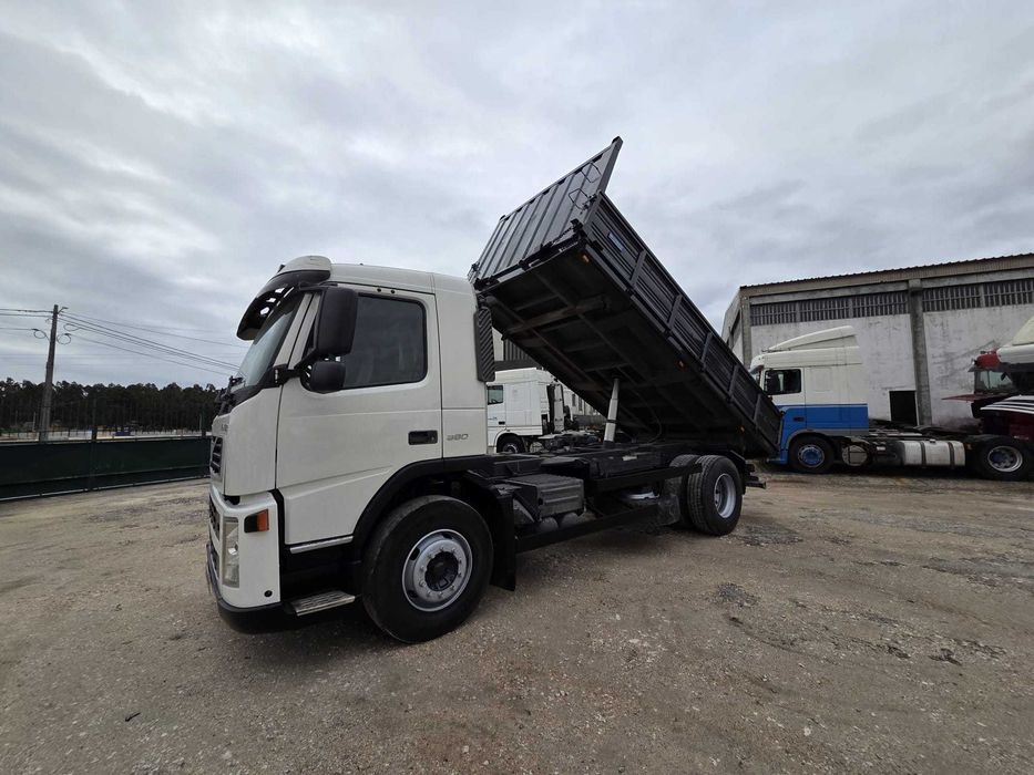Volvo FM12 380, Basculante Tri-Lateral