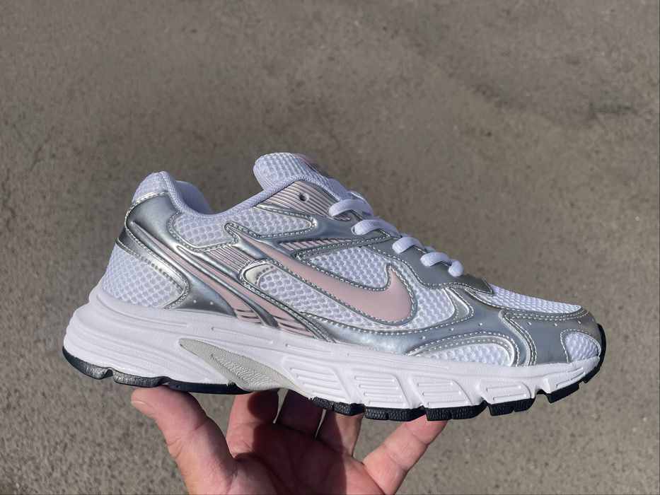 Кросівки Nike Air Max Vomero 37-41 в наявності.