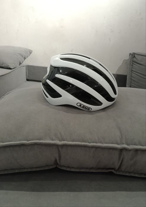 ABUS AirBreaker новый велосипедный шлем