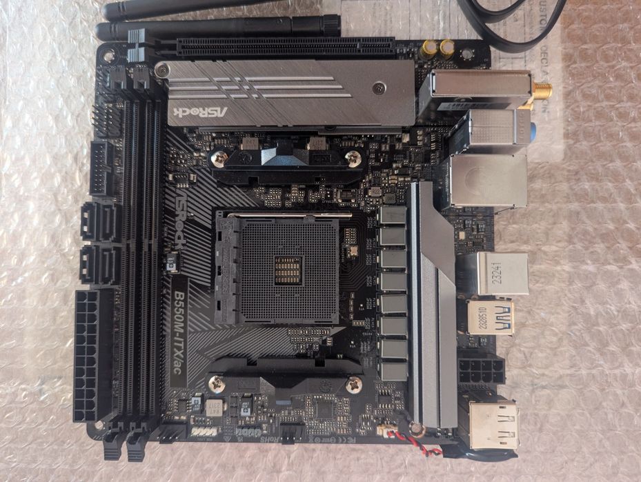 【ジャンク】ASRock H270M-ITX/ac i7 7700K ASRock > H270M-ITX/ac