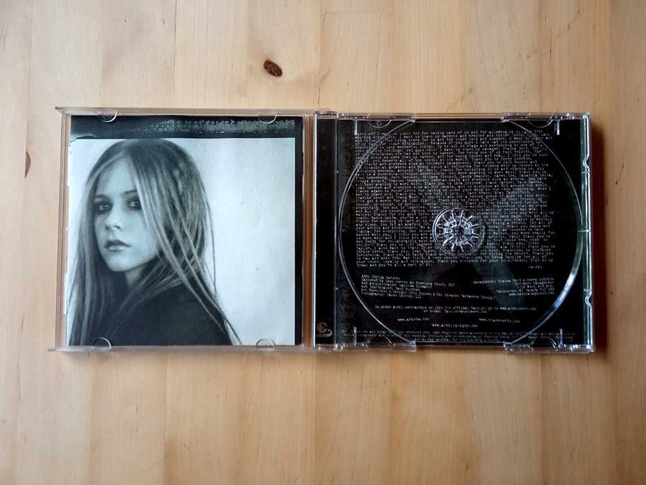 CD Avril Lavigne - Under My Skin (Sem CD)