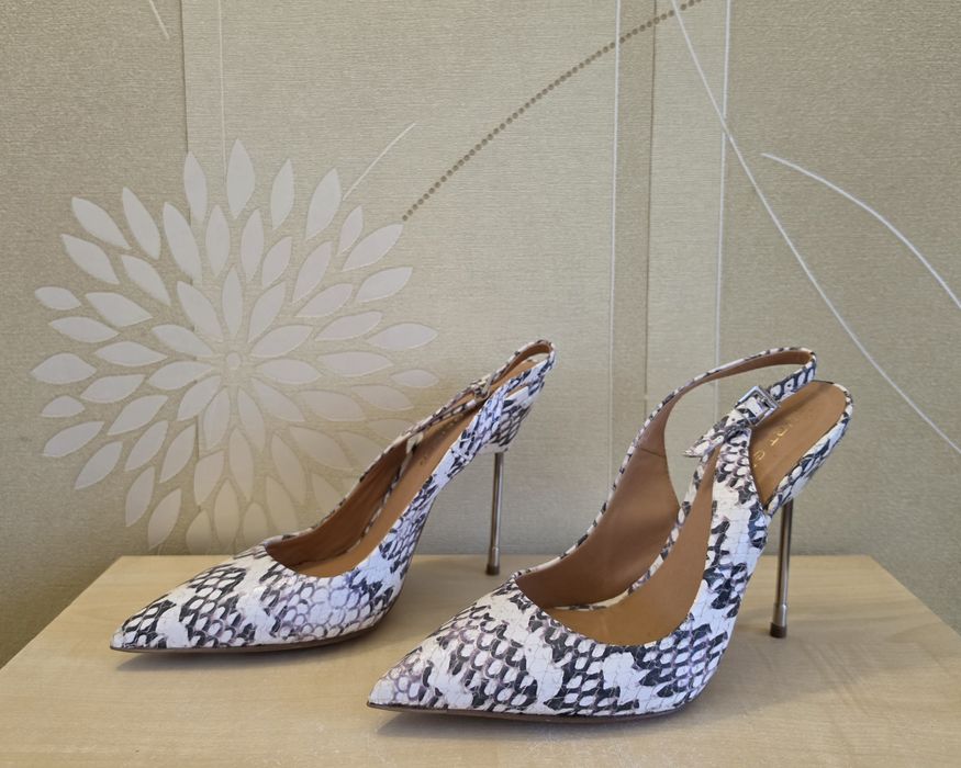 Жіночі туфлі слінгбеки Kurt Geiger London розмір 39