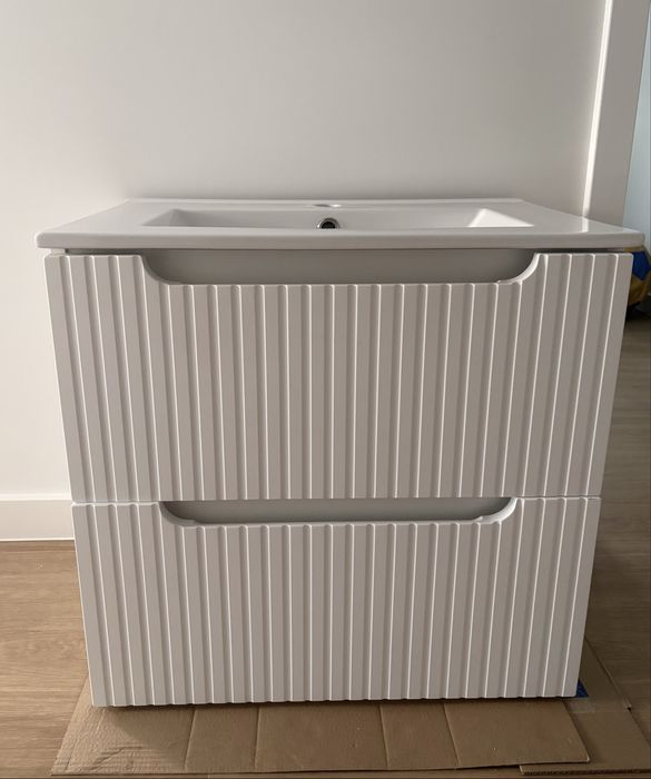 Szafka z umywalką do lazienki wisząca Comad 60 cm