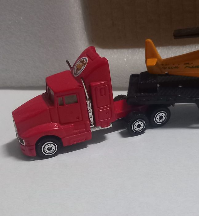 Camião & helicóptero (sem marca)