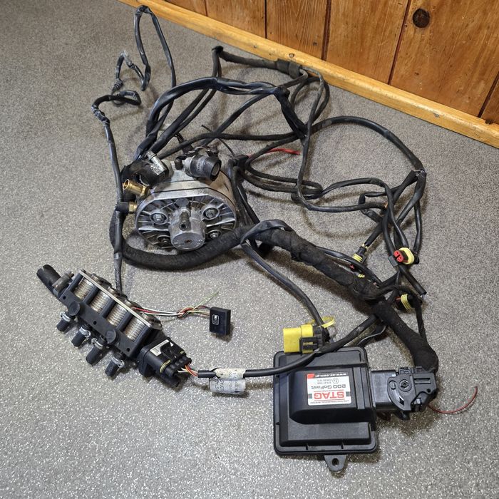 ГБО-4 підкапотка STAG-200 GoFast  комплект дня авто на 4 циліндрів