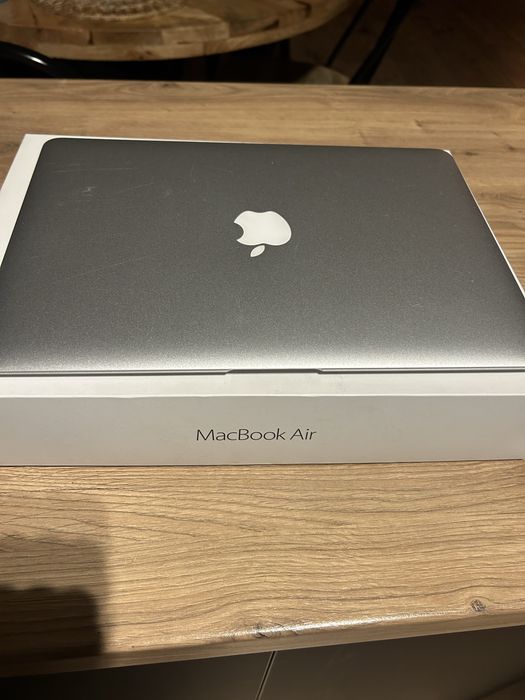 MacBook Air 13” 2017 | i5 | 8 GB RAM | 128 GB SSD
