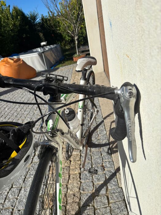 Bike ultrega em carbono