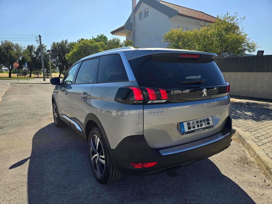 Peugeot 5008 Allure Pack 1.5 BlueHDI EAT8 - Ano 2023