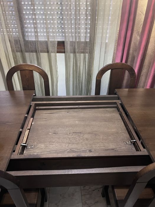 Mesa de Jantar em Madeira