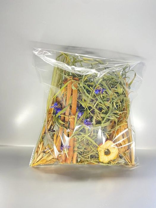 Ласощі та годівнички для папуг та гризунів. Лакомство и кормушки