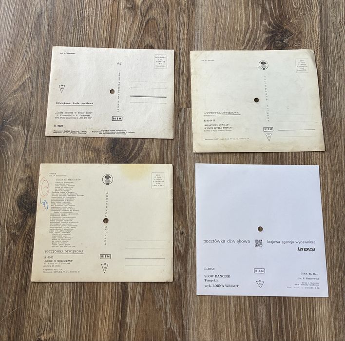 CZTERY pocztówki dźwiękowe/karty pocztowa 1974r