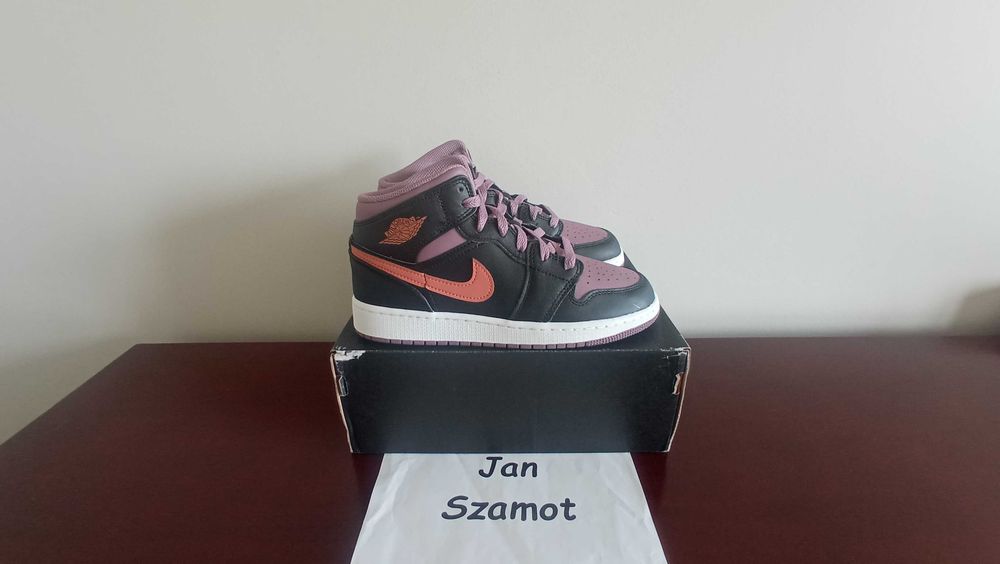 38,5 Buty Nike Air Jordan 1 Mid Black Violet Mauve