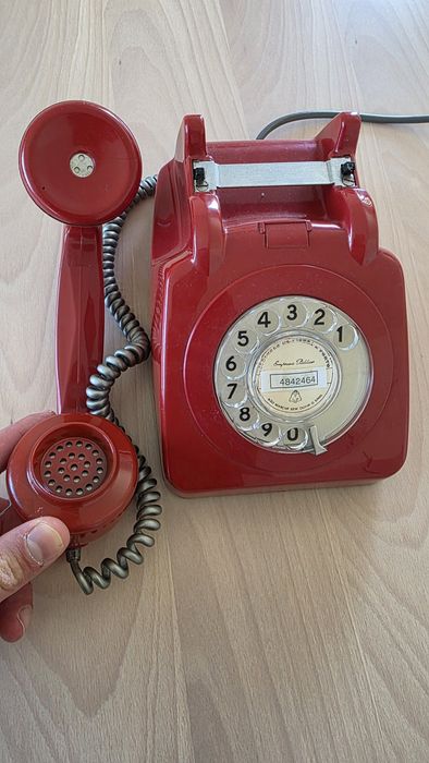 Telefone fixo antigo