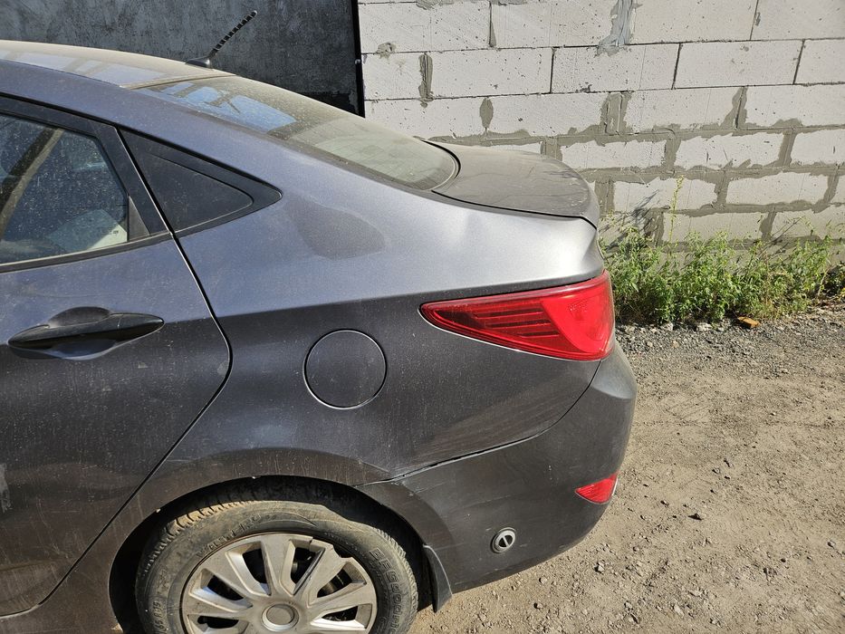 Двері HYUNDAI accent
