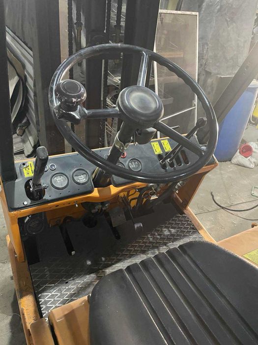 Автопогрузчик 1 тонна ЧЗА 40912-01 (АрмАвто)