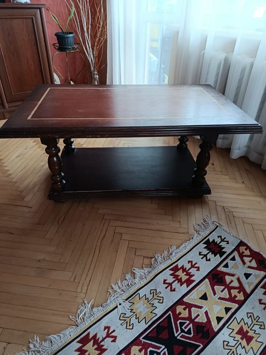 Журнальний столик