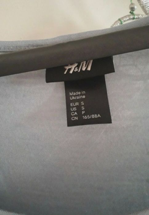 Piękna sukienka z falbanką H&M