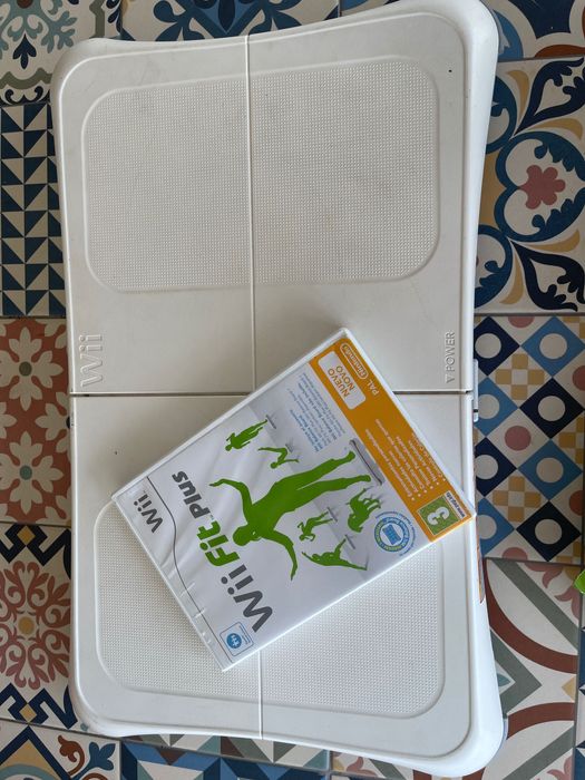 Consola Wii + tapete e jogo