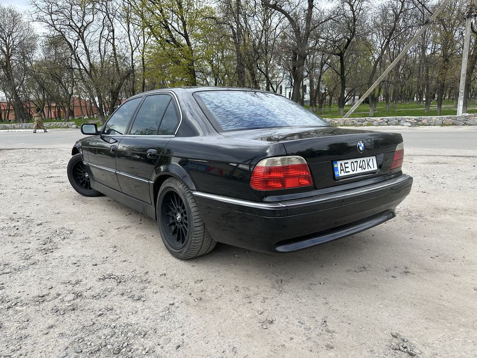 Продам БМВ 740 авто в ідеальному стани