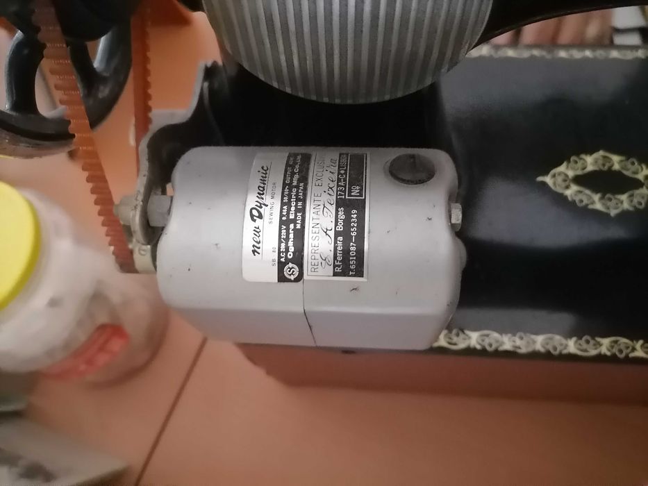 Maquina de Costura Singer Eléctrica