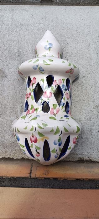 Candeeiros de parede em loiça