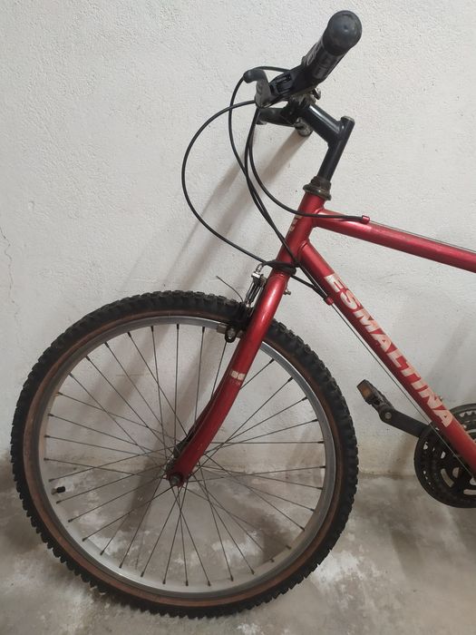 Bicicleta Usada (Vermelho)