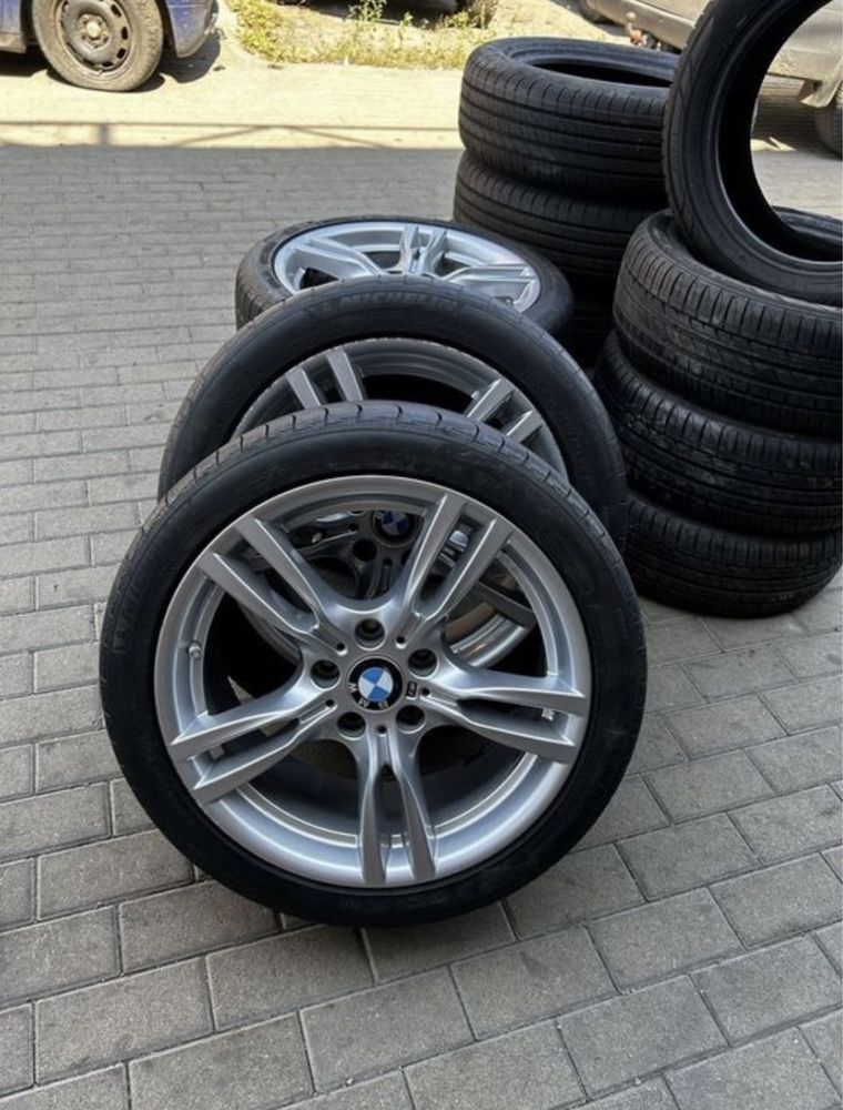 Разноширокие диски R18 5/120 оригинал f30 БМВ с резиной стиль 400m: 6 ...
