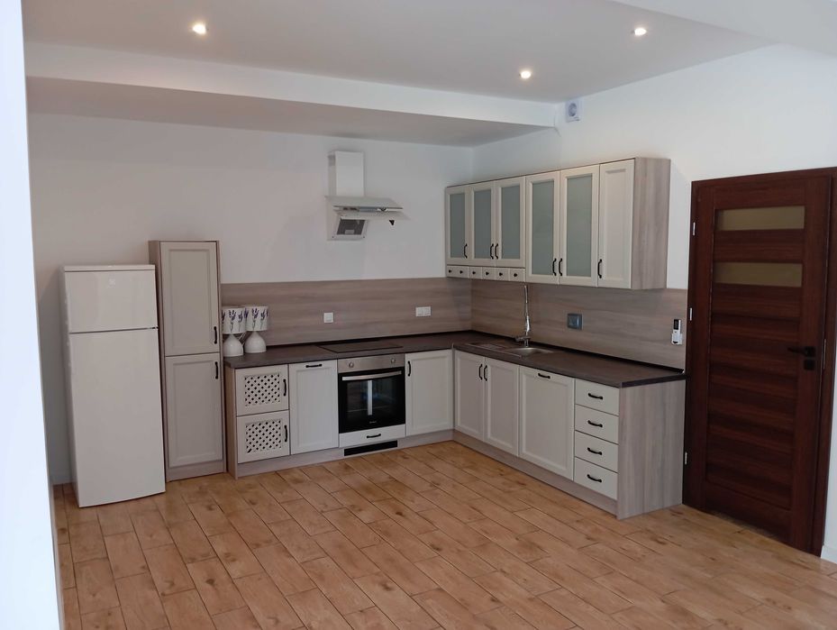 Wynajmę mieszkanie 70m2 sypialnia , kuchnia, klimatyzacja.