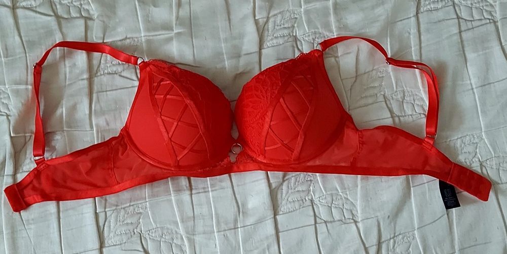 Biustonosz usztywniane miseczki Ann Summers 75D