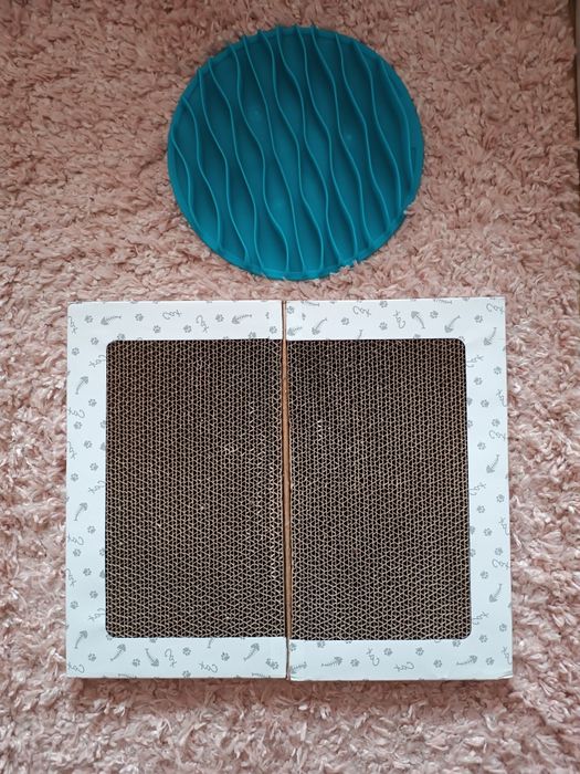 Drapak i zabawka dla kota