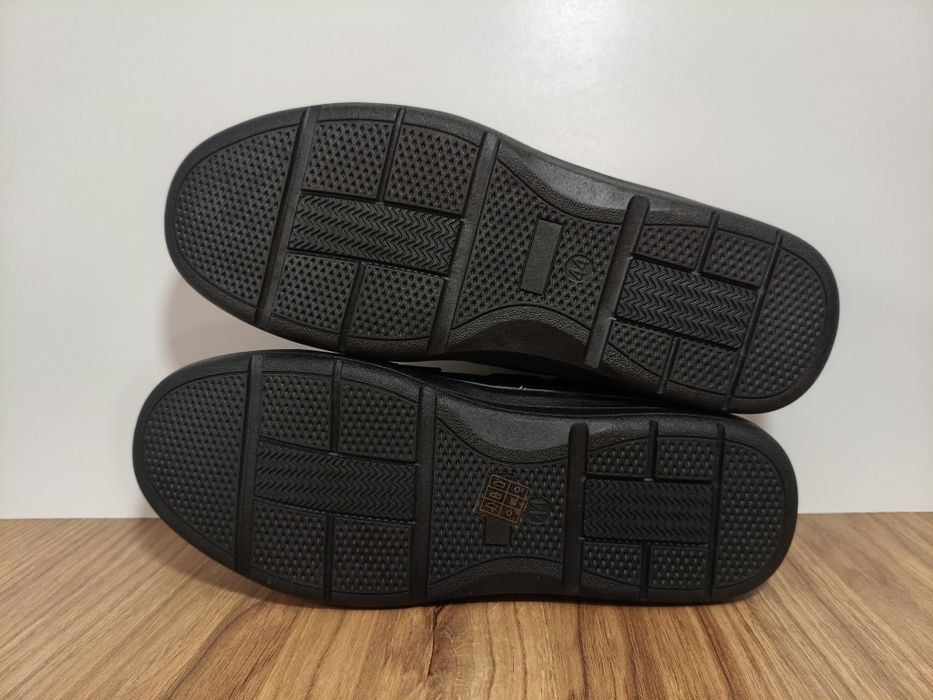Buty męskie czarne na rzepy rozmiar 44 28cm