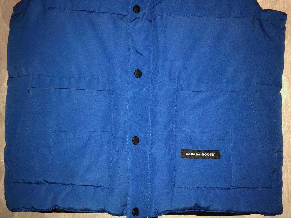 жилет Canada goose