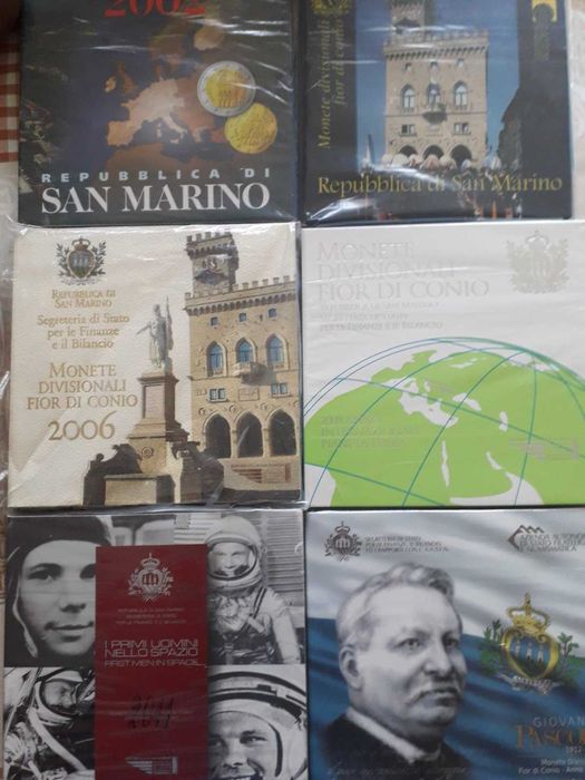 Годовые наборы Евро - монет альбомы для монет