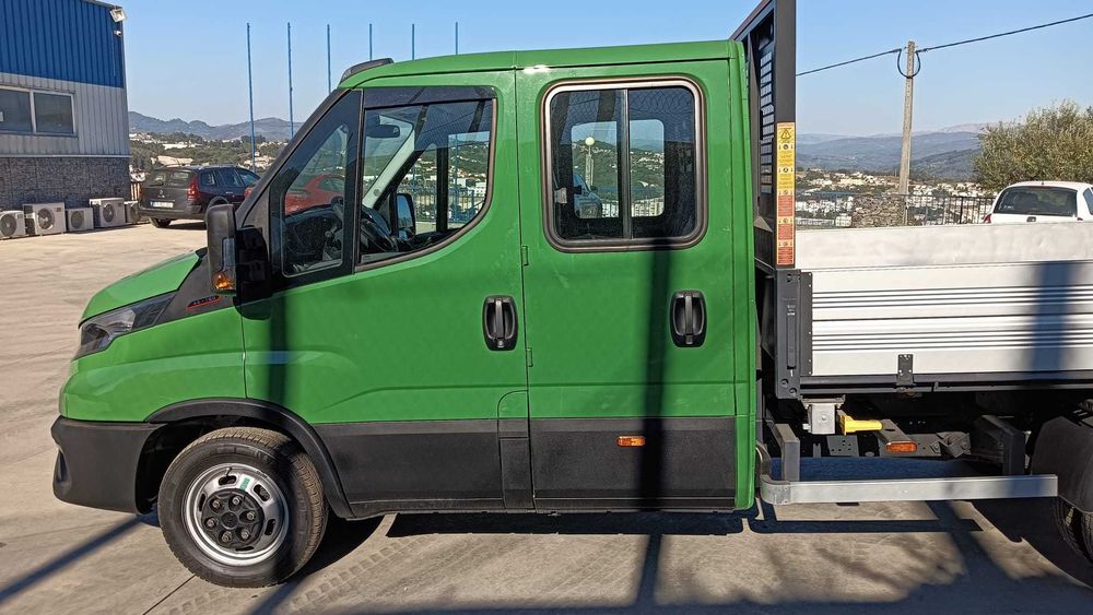 IVECO DAILY 40C16 3.0 160 CV – 7 LUGARES – BASCULANTE – 2025