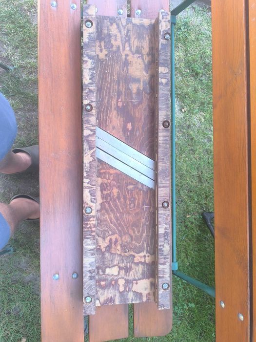 Sprzedam szatkownicę do kapusty .