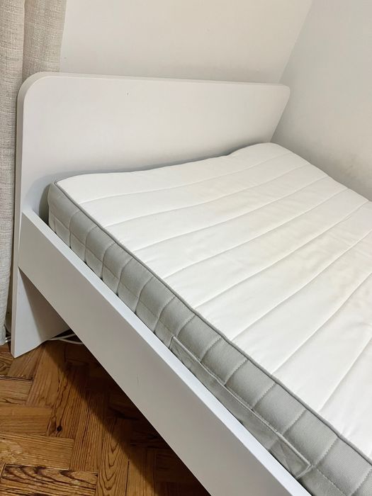 Cama de solteiro com colchão de molas ikea branca